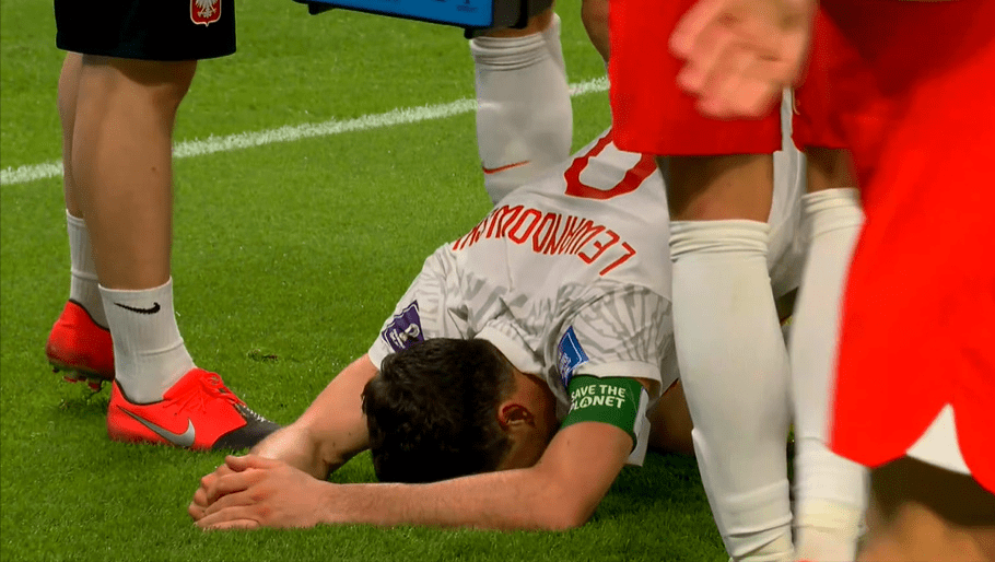 达瓦萨里丢点马尔基送礼,莱万传射斩首球,沙特虽败犹荣_波兰_比赛