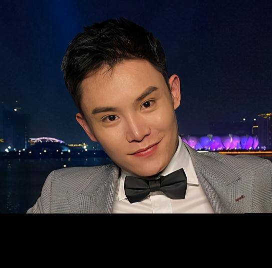 搞笑网红开始打扮,辣目洋子有气场韩美娟型男,贝勒爷长在审美上_样子