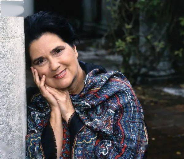 美声|女高音艾莉·阿美玲演唱福雷艺术歌曲《梦后》_观众_声音_进行