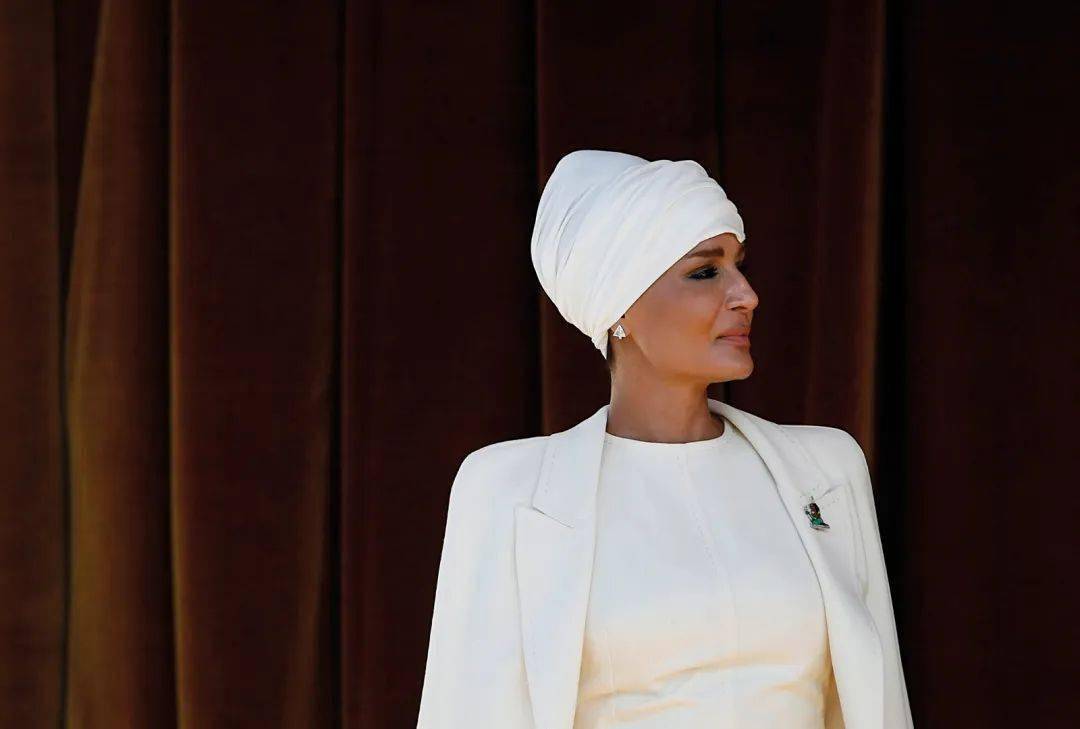 从罪臣之女到卡塔尔太后,"中东甄嬛"的传奇人生_莫扎_哈马德_教育