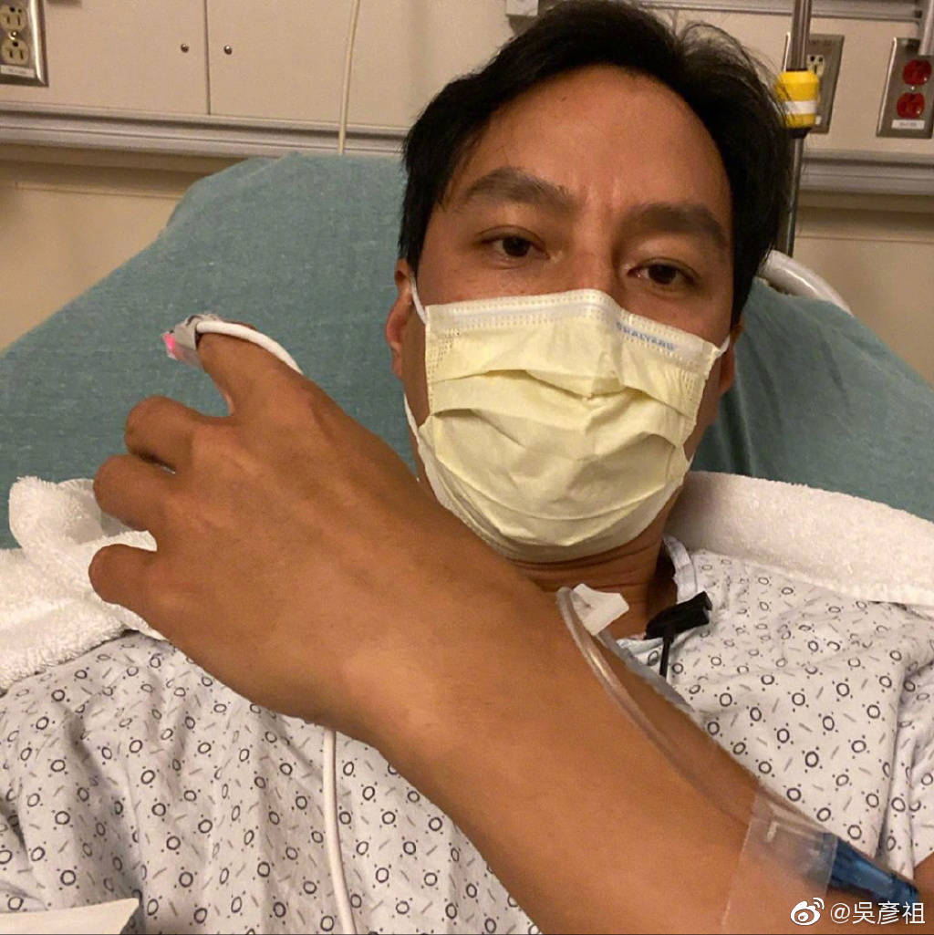 46岁吴彦祖和豪车自拍,自曝婚后鲜少夫妻生活,但眉毛白皙苍老_身体