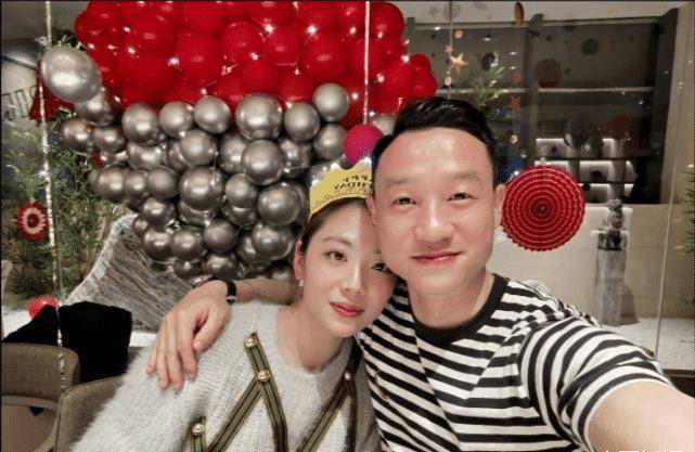 杨威晒儿子近照夸其帅,12岁杨阳洋萌拍喜感十足,越长越像母亲_女神