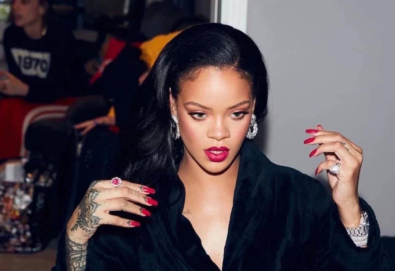 蕾哈娜情史很魔幻,恋上莱昂纳多,想嫁阿拉伯富翁_小李子_商业_福布斯