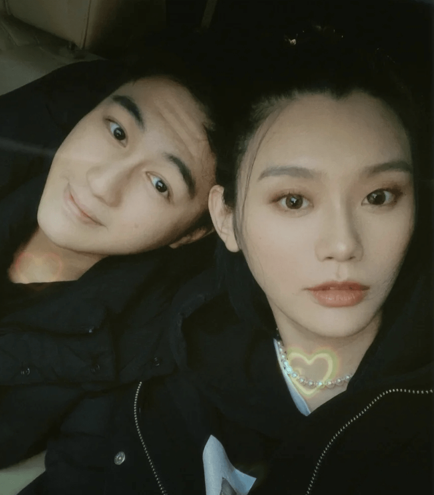 奚夢瑤與何猷君迪士尼度假,父母婆婆一路同行,全家照顧寶寶很溫馨