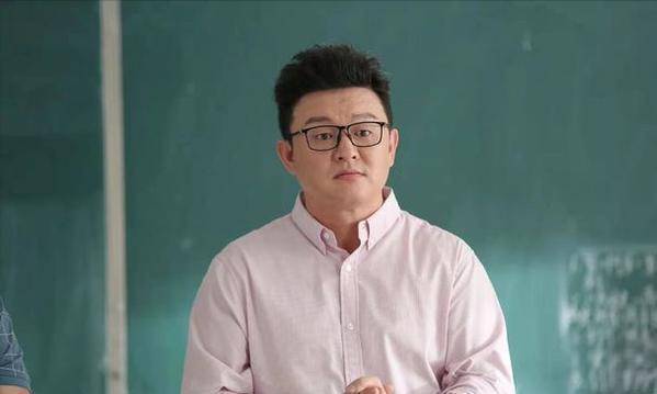 他与黄渤是发小,被带进影视圈,演技好被导演弃用,导演很后悔_张磊_田