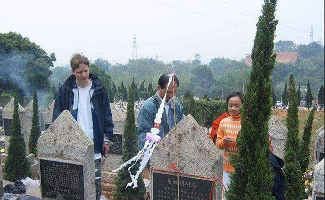 拒绝成《感动中国》候选人:中国感动了我_卢安克_教育_孩子