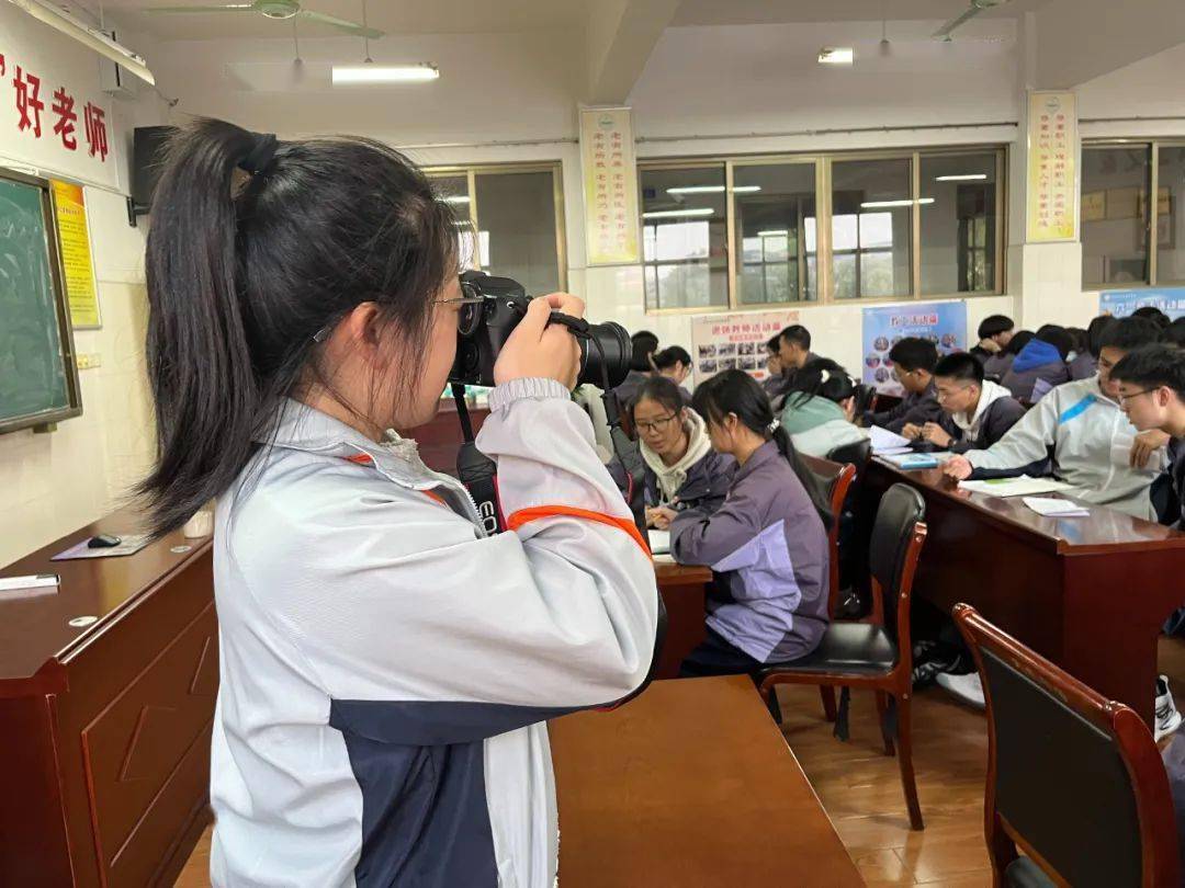 蓬安中学学生坠楼2022图片