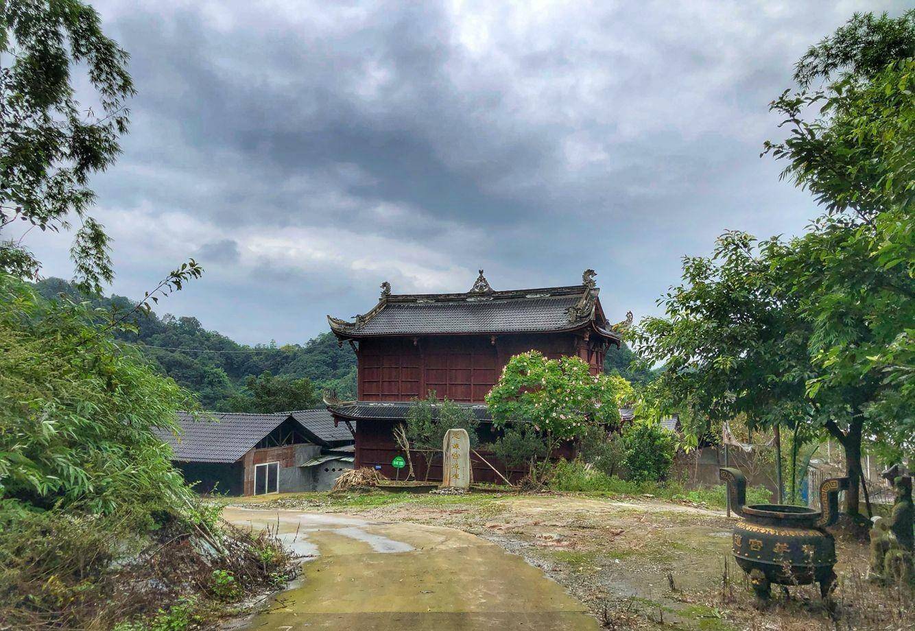 成都深山里的小道观,虽地处偏远鲜为人知,却有高人隐居于此