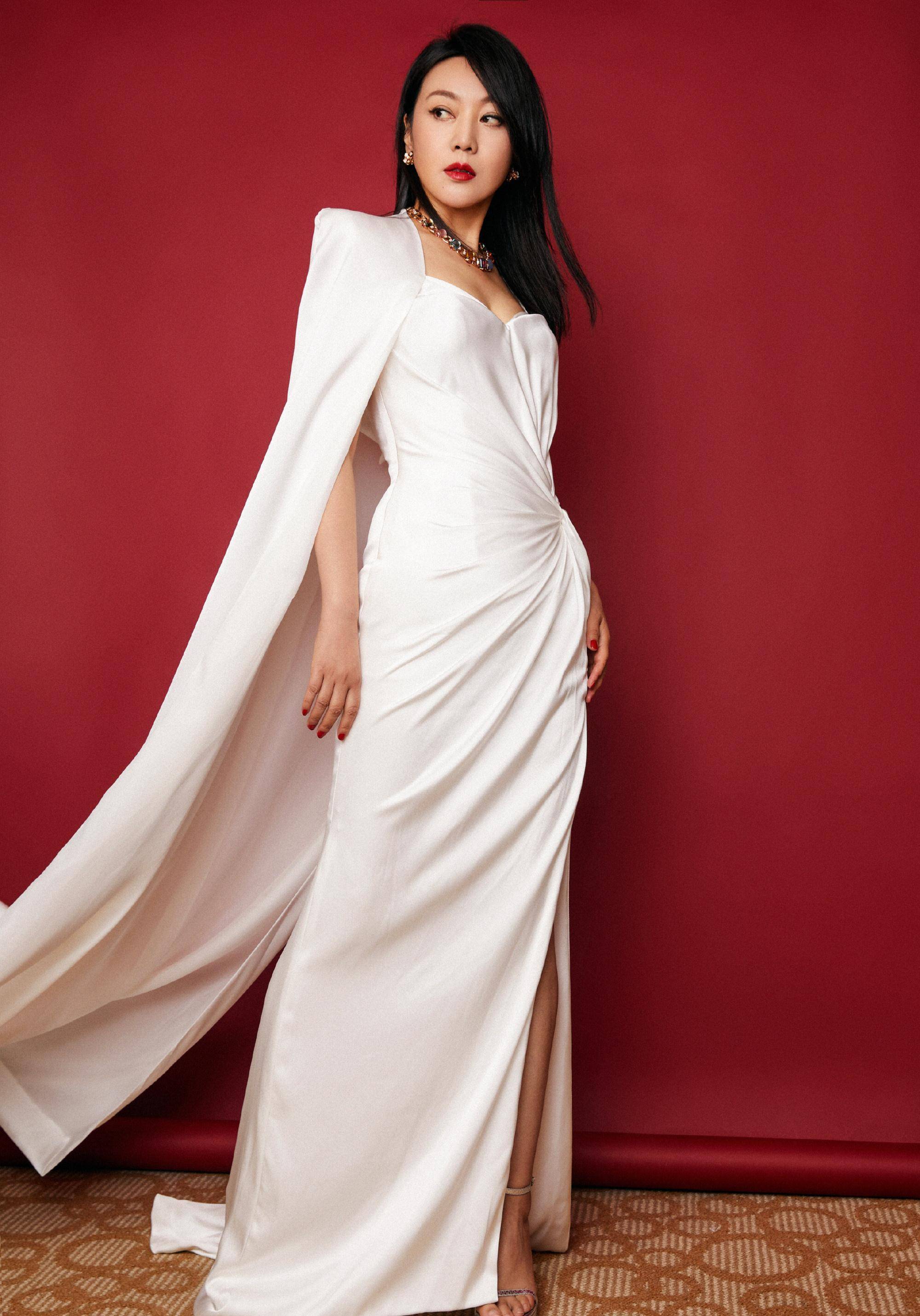 孙俪终究还是剪了短发!