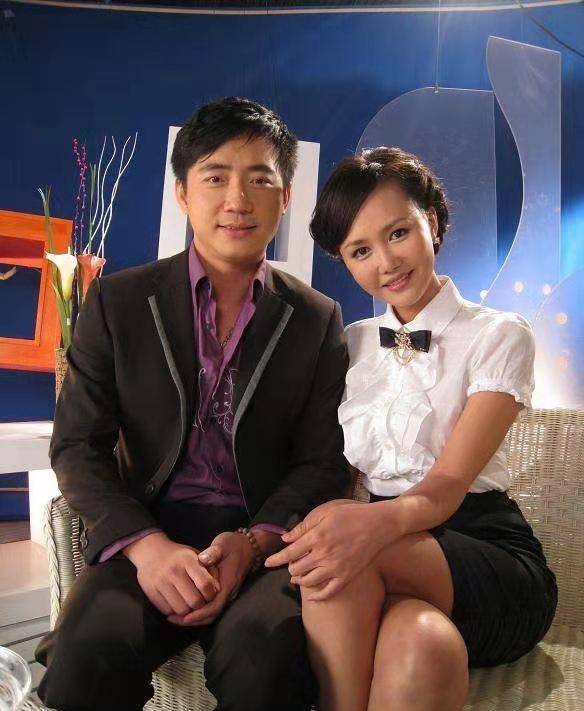 《夜倾情》节目主持人黄颖,一个声色俱佳的女神_广东_电台_茂名