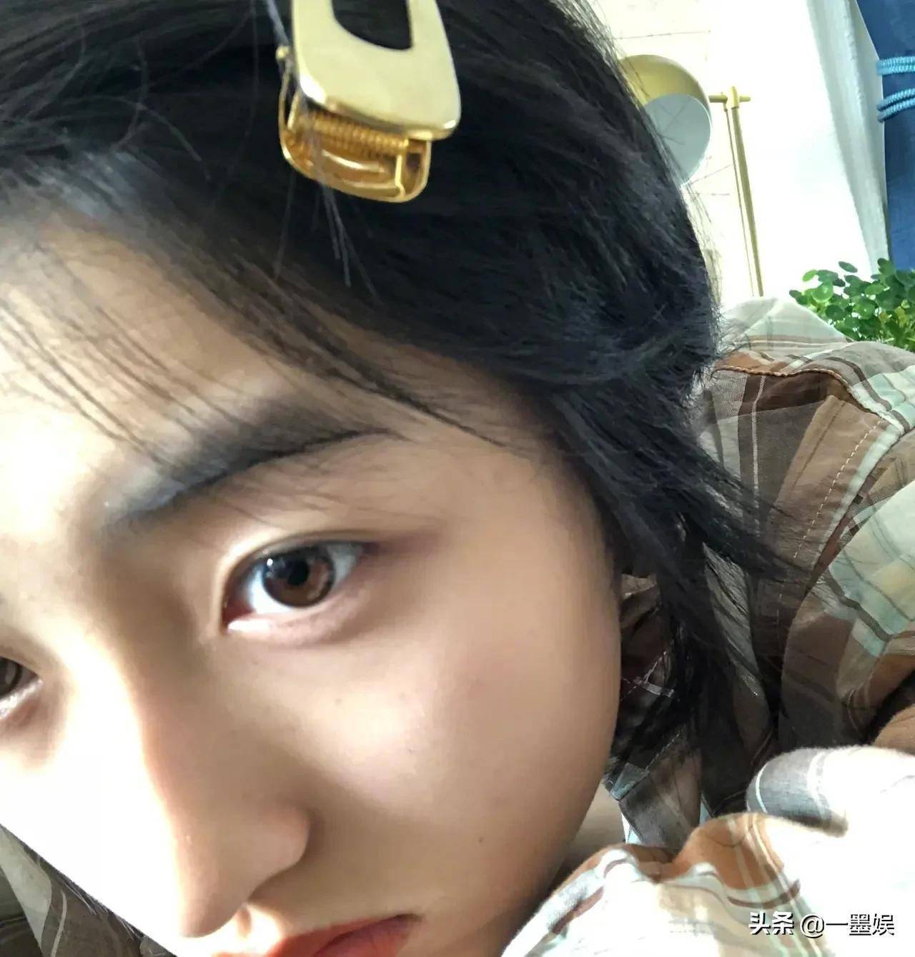 张子枫《我的姐姐》献初吻:面对青春年华和抚养弟弟该如何抉择?