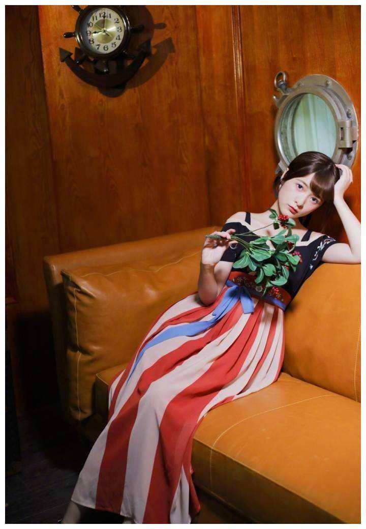 周星驰义女"周小狄"长大了,一袭汉服,穿出高级感了!_徐娇_元素_气质