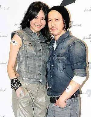 张家云现在的男友叫陈熙,是一名音乐人,花花跟陈熙2010年就开始谈恋爱