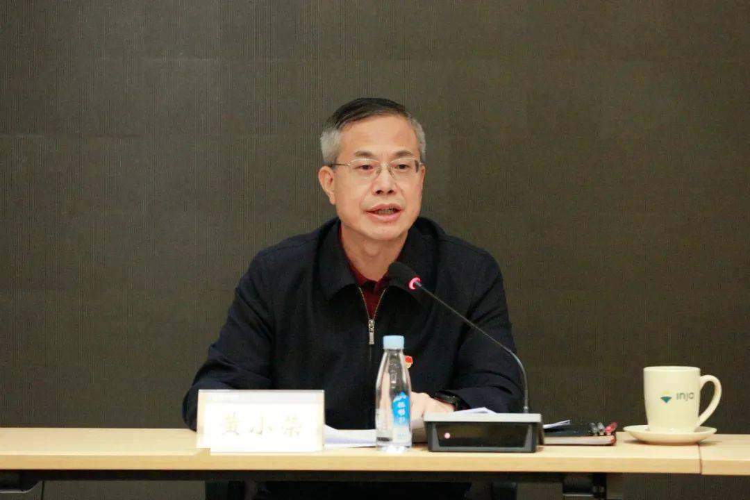 黄小荣到云南建投集团物流公司党支部联系点宣讲党的二十大精神并调研