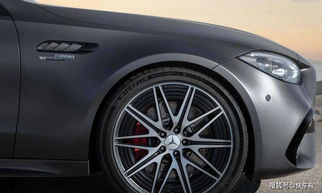 V8 AMG C 63 S v8-amg-c-63-s