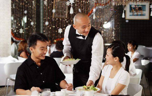 服务员这3句话,让顾客争相给餐厅打好评!_消费者_场景_反馈