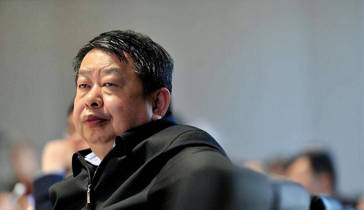 38岁嫁63岁董事长,比他儿子都小,自称爱情可以突破年龄界限_陈景河