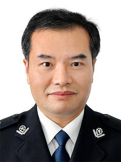 王海防简历:男,汉族,1973年8月生,中共党员,大学学历,现任省公安厅