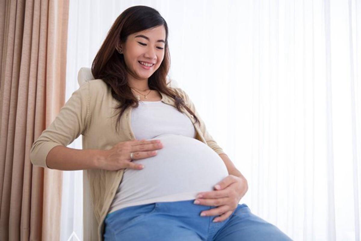 为什么有的孕妇显怀早有的显怀迟(原因是什么)