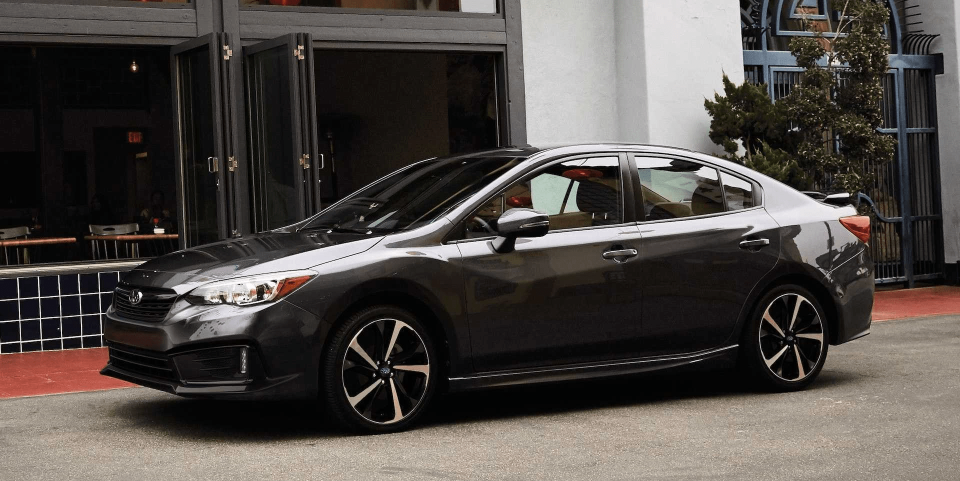 照片中很难分辨,但看起来新款翼豹的离地间隙似乎比现款车型更高.