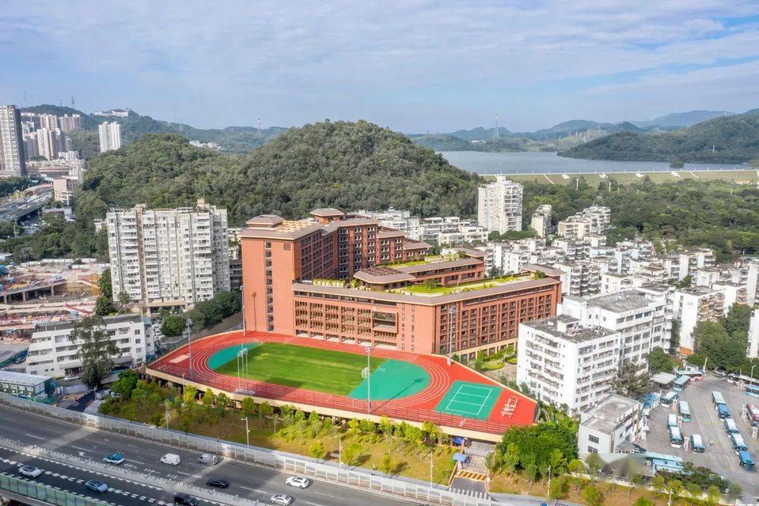 礼序空间下的现代"书院":深圳市第二实验学校初中部拆建工程_校园