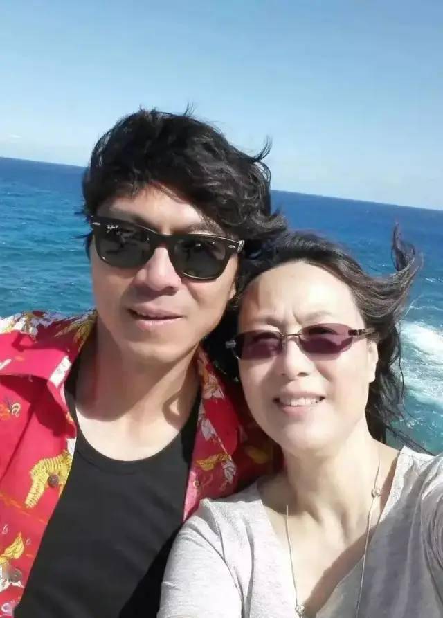 乒乓男神江嘉良和百花影后吴玉芳晒美照,结婚数十年恩爱如初_乒坛
