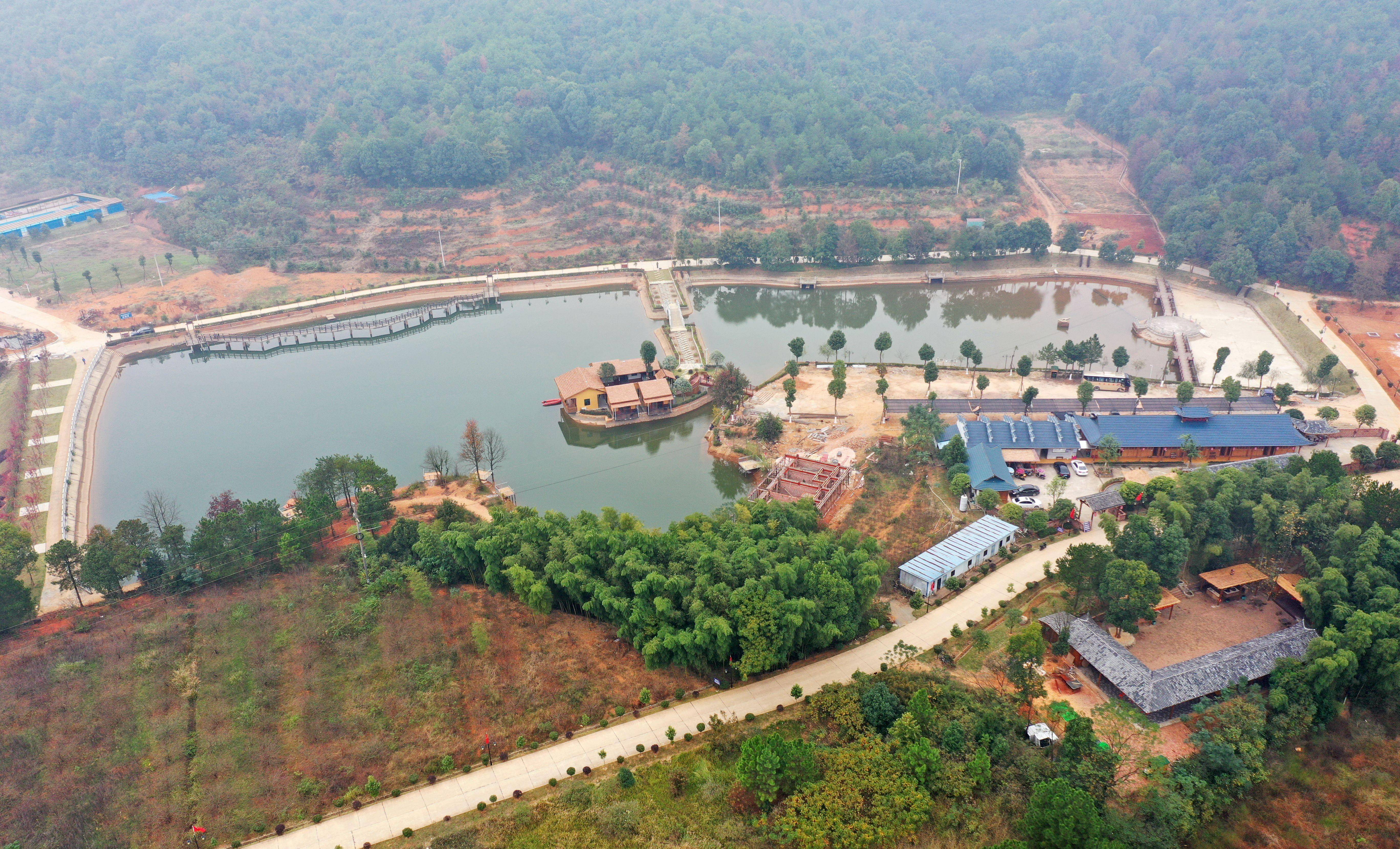 航拍衡阳美丽乡村:衡东枫仙岭生态庄园,自驾休闲旅游好去处