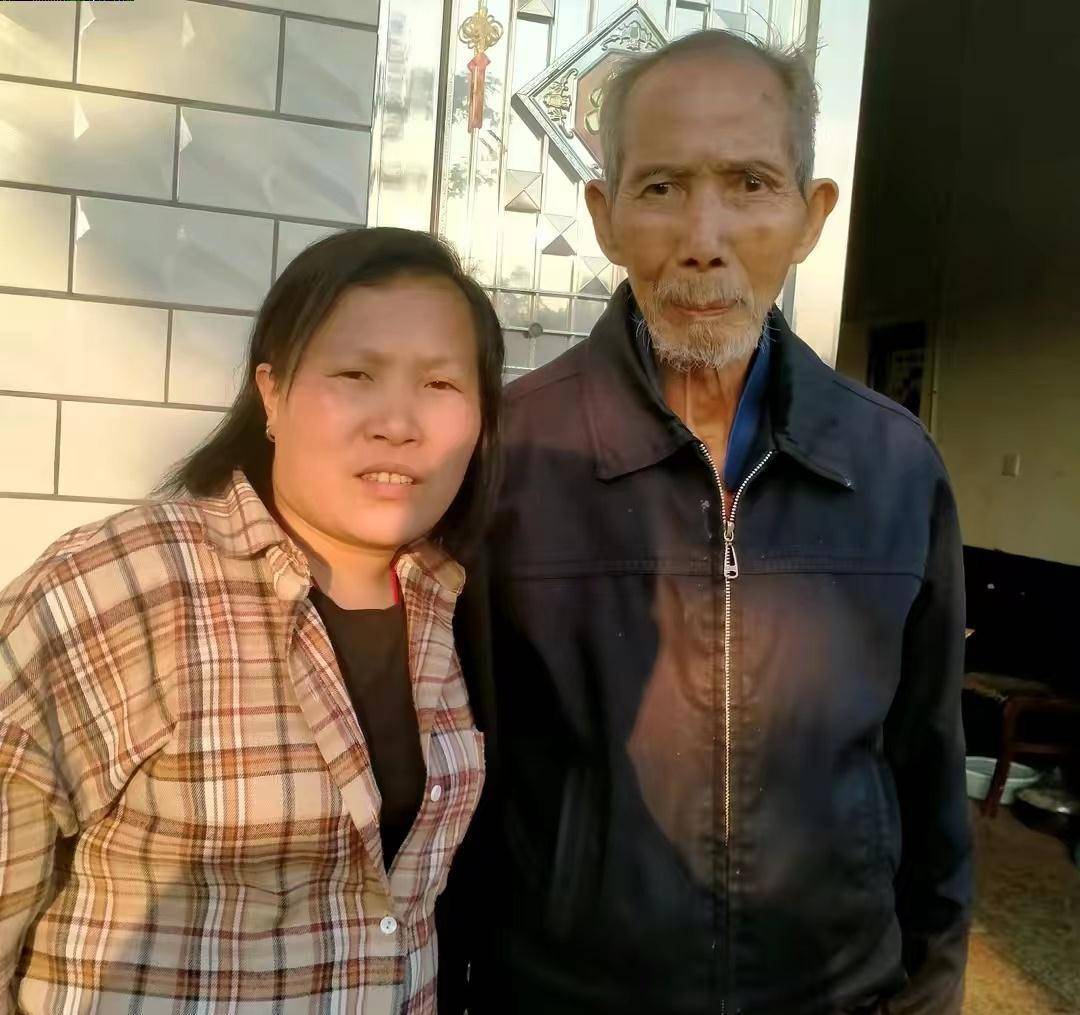 张凤走后,文长林的心里也有些怅然若失.相处八年,他很了解张凤的为人.