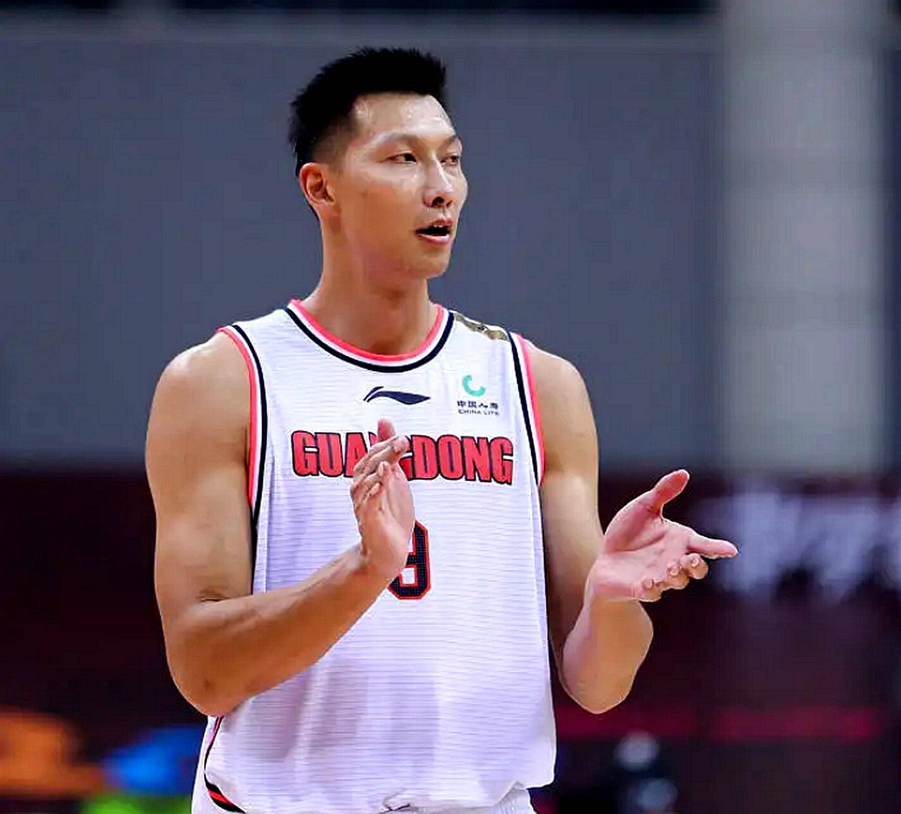 因此易建联在cba效力就长达15个赛季,前3个赛季年薪均为60万元,第4,5