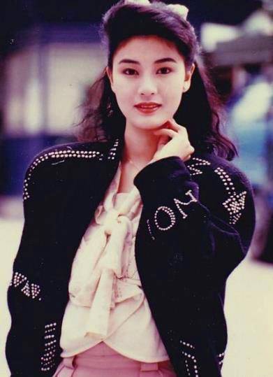 19岁的李嘉欣有多撩人?