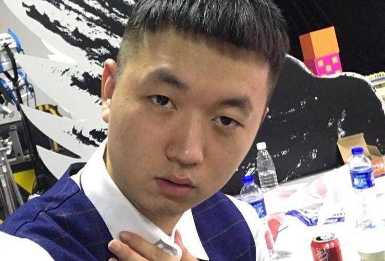 向佐药水哥登热搜第一,却被指玩不起,全程打后脑勺,还摆臭架子_比赛