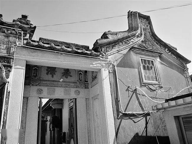 初冬时节,我们来到著名侨乡简朴村,这个朴素的小村庄,看起来与平常的