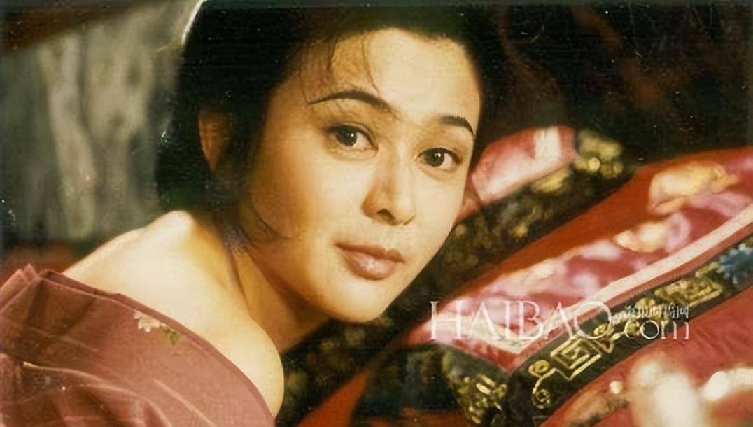 并还演唱了主题曲,而关之琳只好捡剩下的虞姬一角