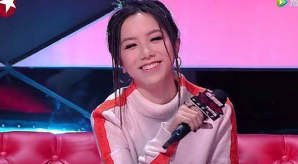 小迷弟被淘汰,邓紫棋很心疼,陈伟霆暖心安慰:你说话越来越棒了_时候