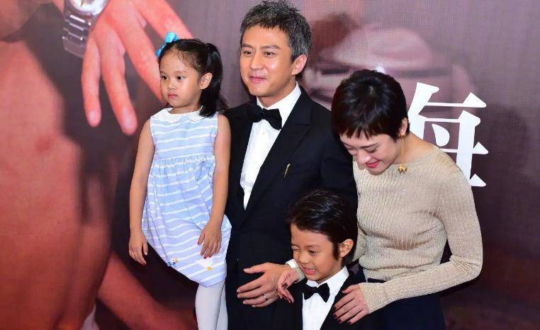 邓超儿女能轻松上国际名校,全因其护照"特殊",网友:钻空子?