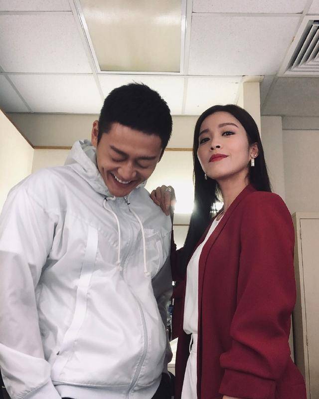 赖慰玲则坦言,希望下次张振朗能与闺蜜蔡思贝拍剧做情侣,张振朗则在一