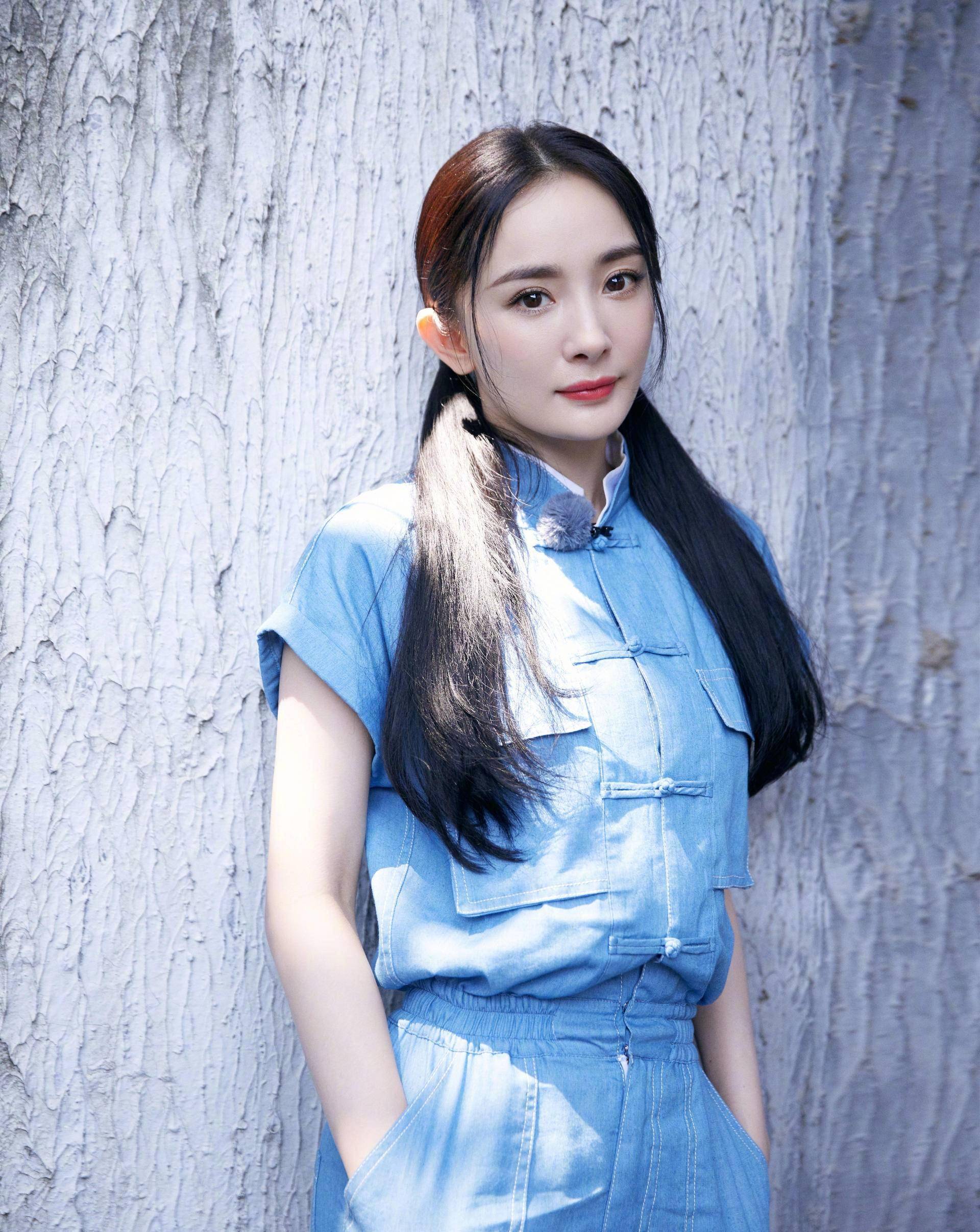 带货女王杨幂把工装穿火了时尚显瘦超气质可盐可甜