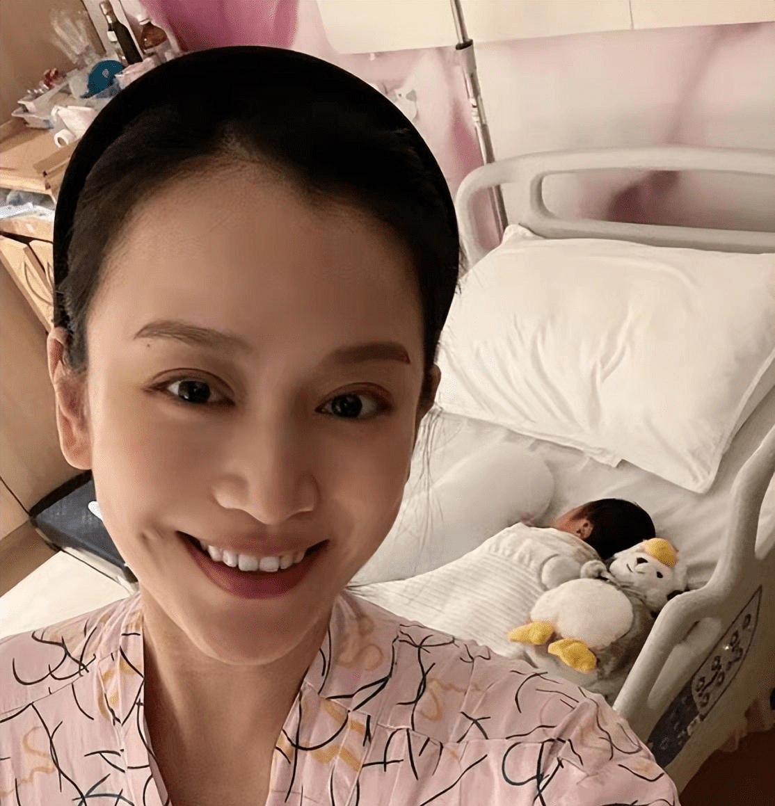 全家别样同框宝宝超壮实,嫁神秘老公住别墅_隋源_生活_照片