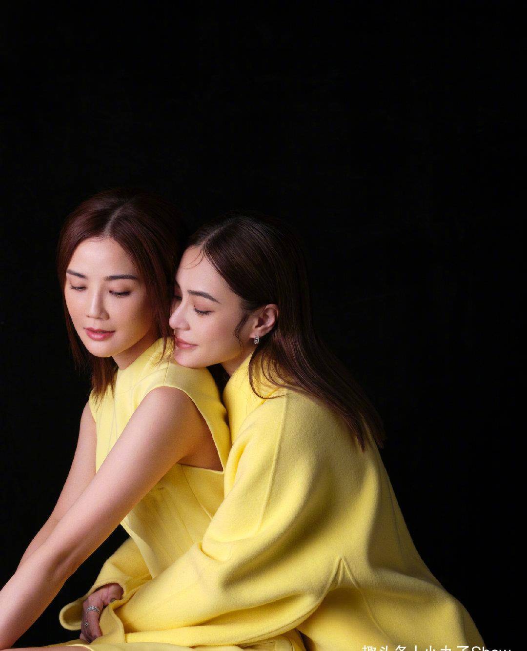 容祖儿霍汶希twins合体拍片,四朵金花依旧冻龄,满屏都是高级感_时尚