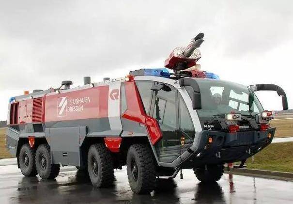 國外推出新型消防車,造型吸引力不輸名貴超跑_搜狐汽車_搜狐網