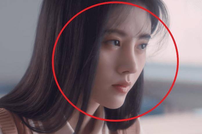 鞠婧祎新专辑遭质疑,鼻子透光严重先不说,侧脸凹陷太雷人!