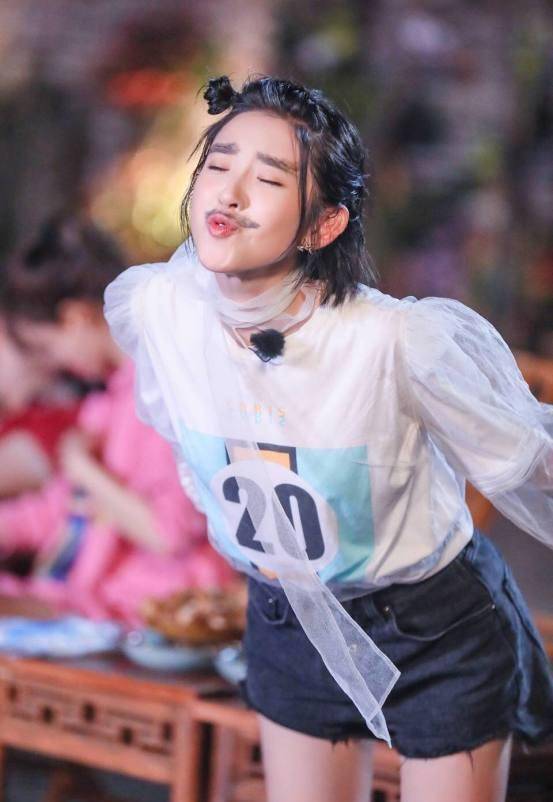 《我们来了》郑恺来做客?唐艺昕这脸不是《奔跑吧》同款嘛!