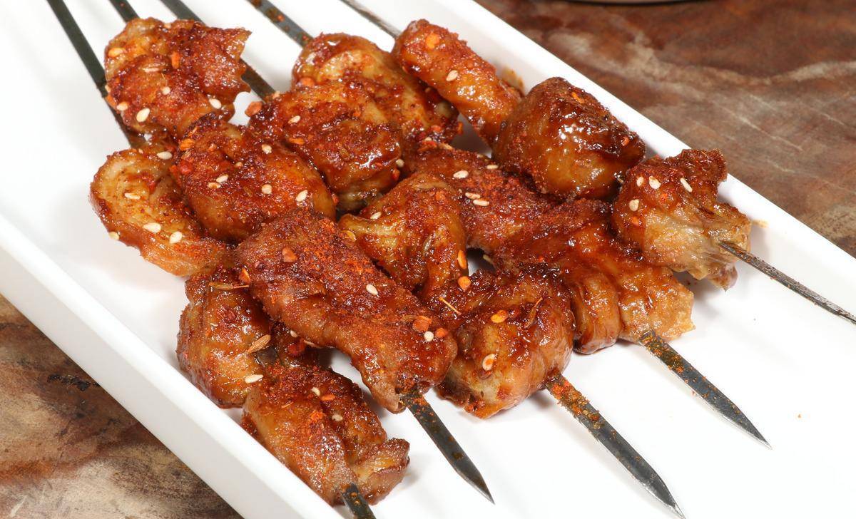 烤牛肉外焦里嫩,一咬爆汁!秘诀是用这盆腌汁泡2小时_原料_烧烤_餐厅