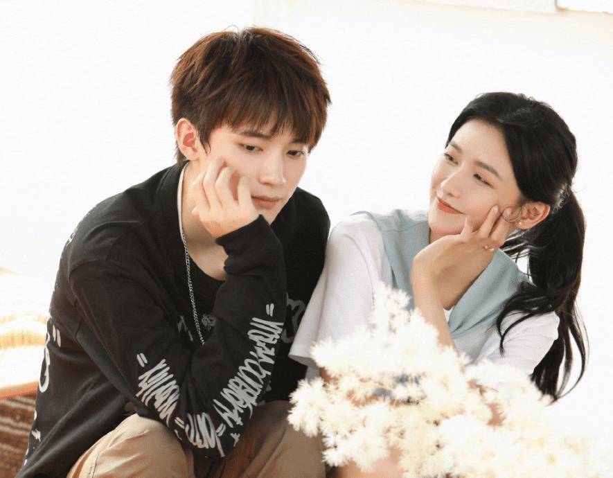 像恋爱就更加不用说了,前段时间晚上传的非常火的《无法恋爱的理智派