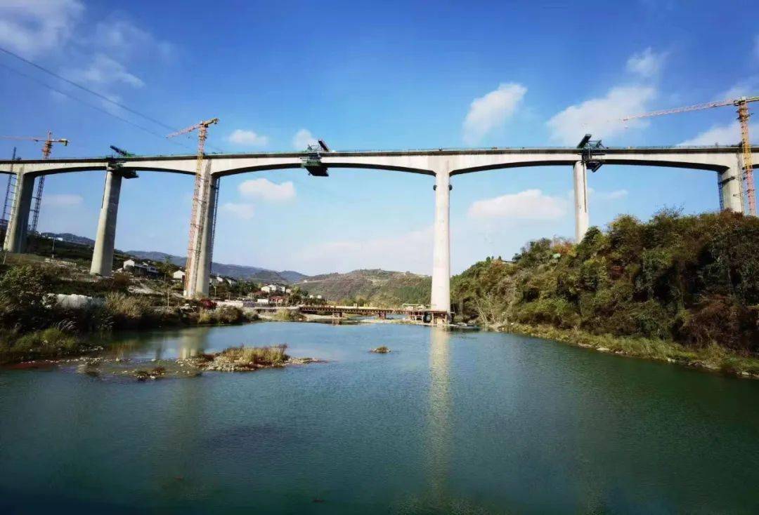 宜兴铁路黄柏河特大桥最高墩连续梁成功合龙_施工_宜昌_湖北省