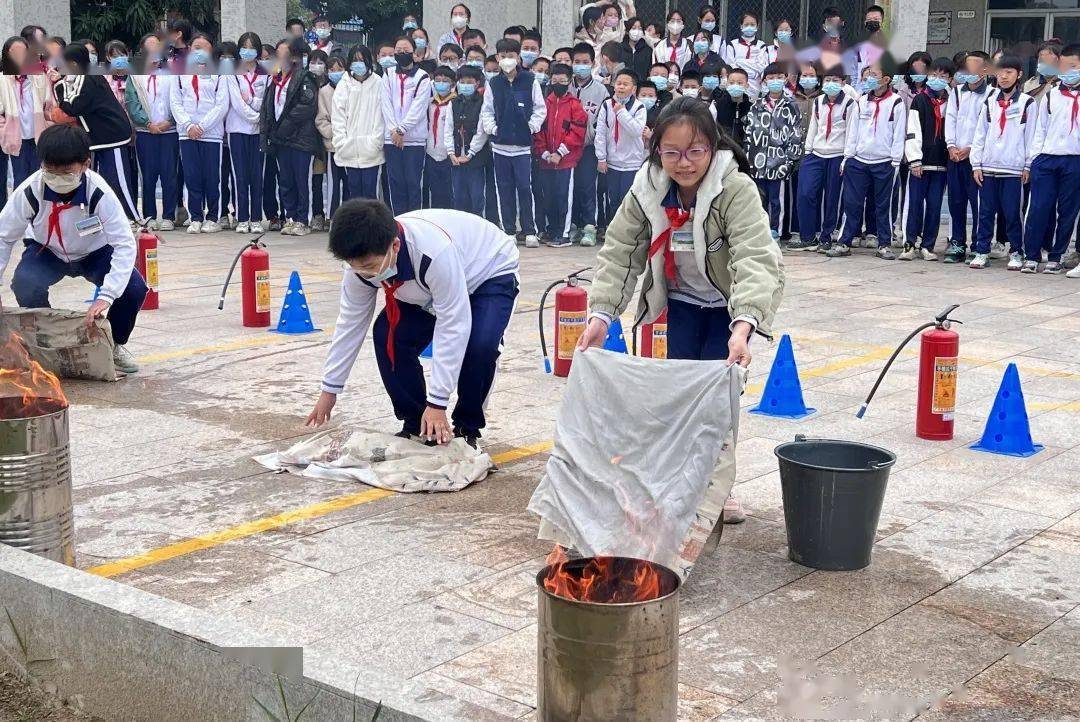 筑牢安全防线 构建平安校园 | 蓬中华侨小学举行防震应急避险与安全
