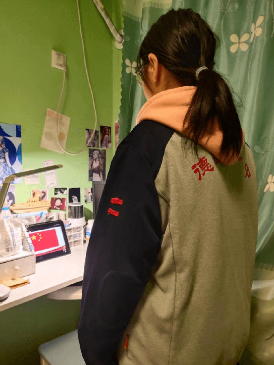 心灵洒满阳光,健康点亮生活——德州一中2021级线上升旗仪式_自律_郭