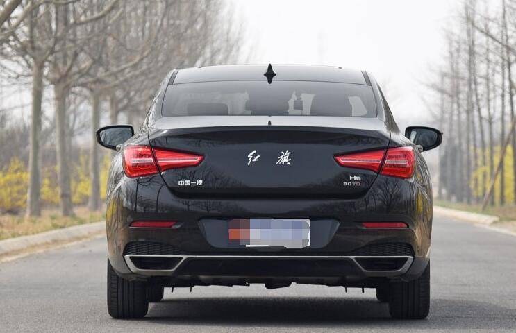 外观方面,红旗h5采用了b-concept概念车的设计元素,前脸采用红旗家族