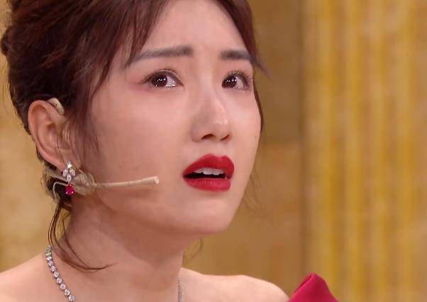 毛晓彤演哭戏被怼脸拍,双眼皮里"肉条"抢镜,整没整容一目了然_演技