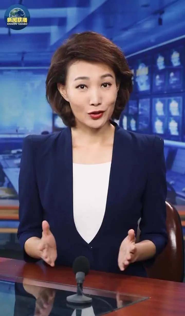 在叹息欧夏丹,海霞的离去后,又情不自禁的想到七七年出生的李梓萌